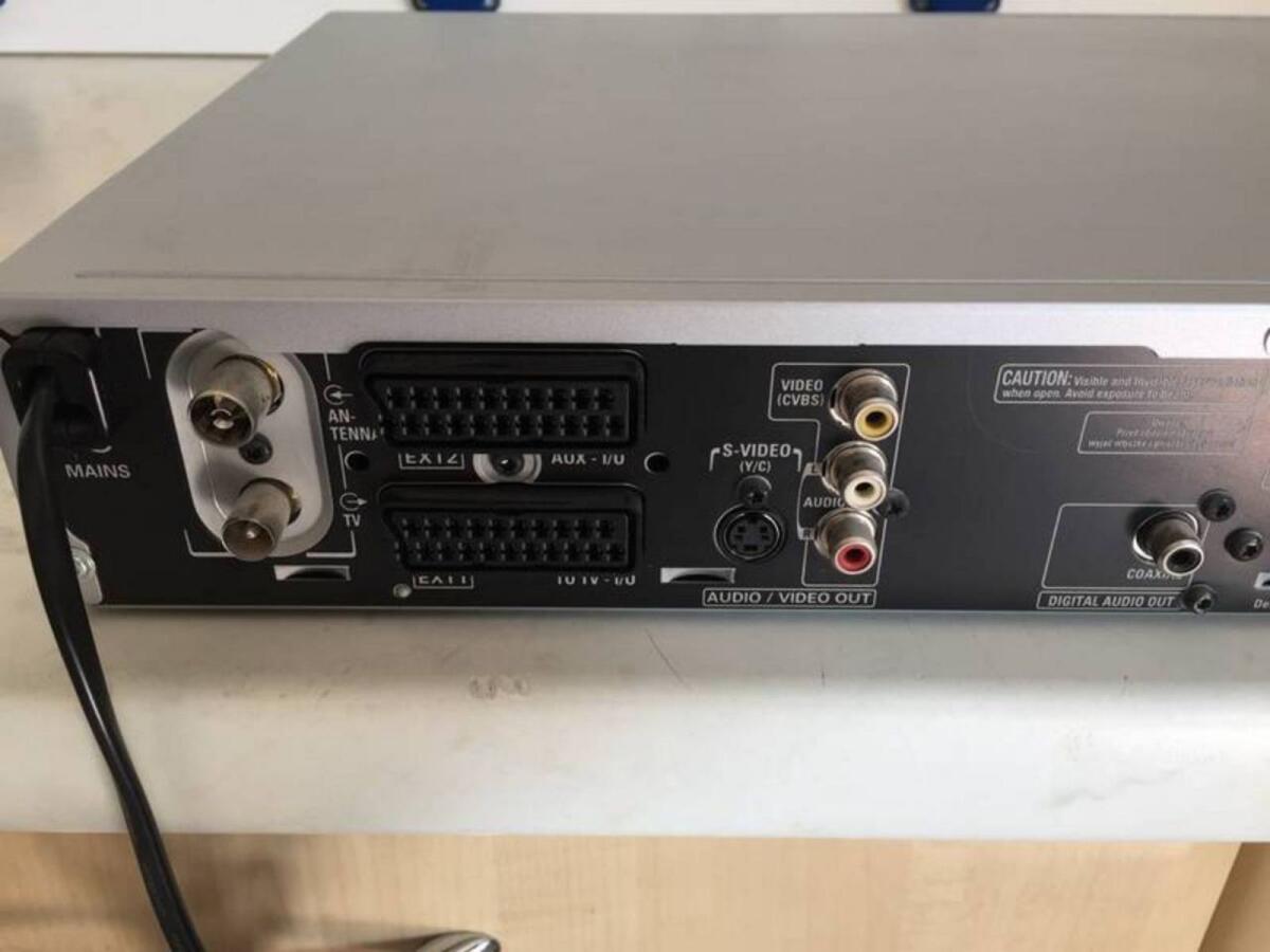 Philips DVDR 3305 DVD-Rekorder silber 2