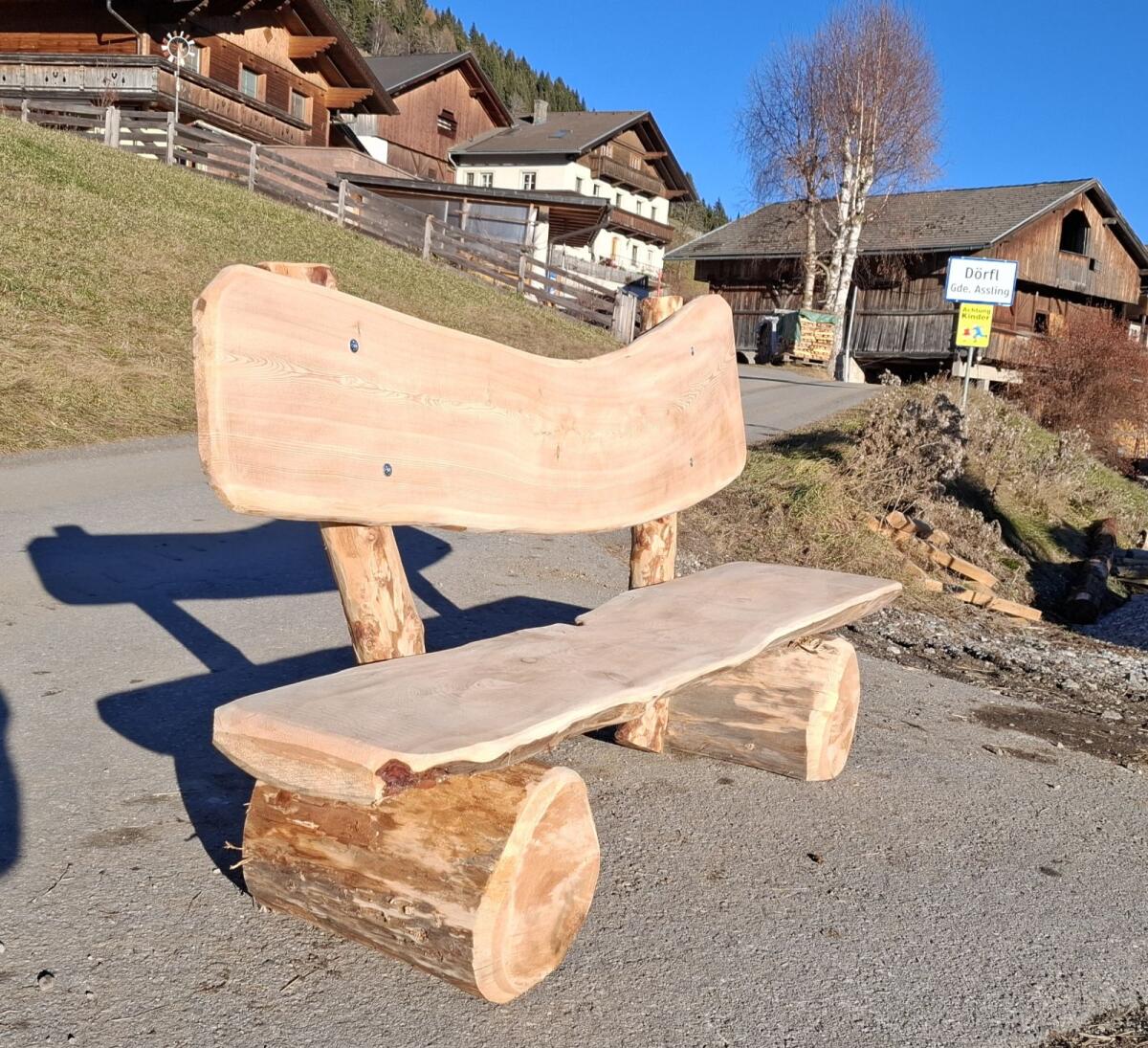 Hausbank aus Lärchenholz 2