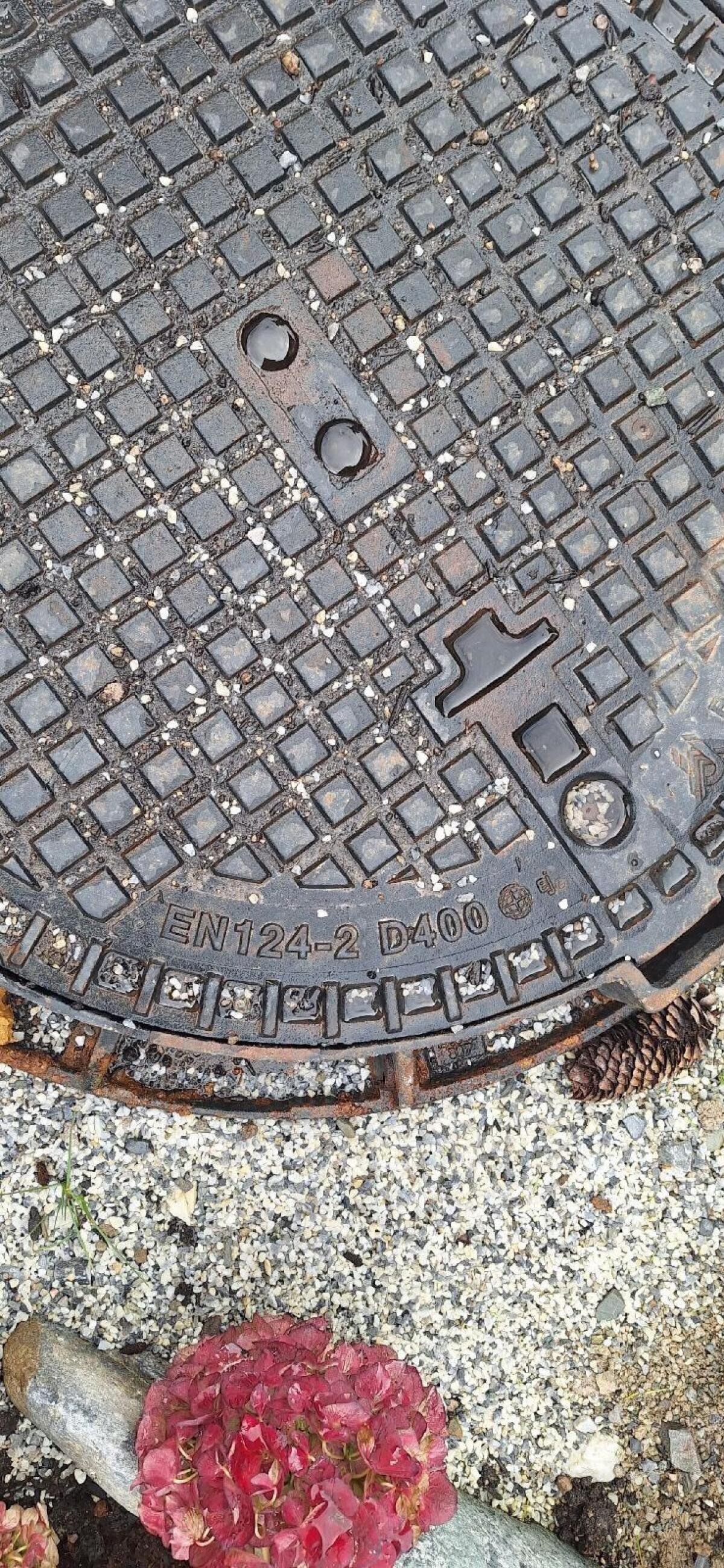 Schachtabdeckung für Asphaltbelag 2