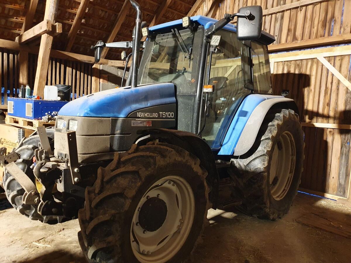 New Holland TS100 2