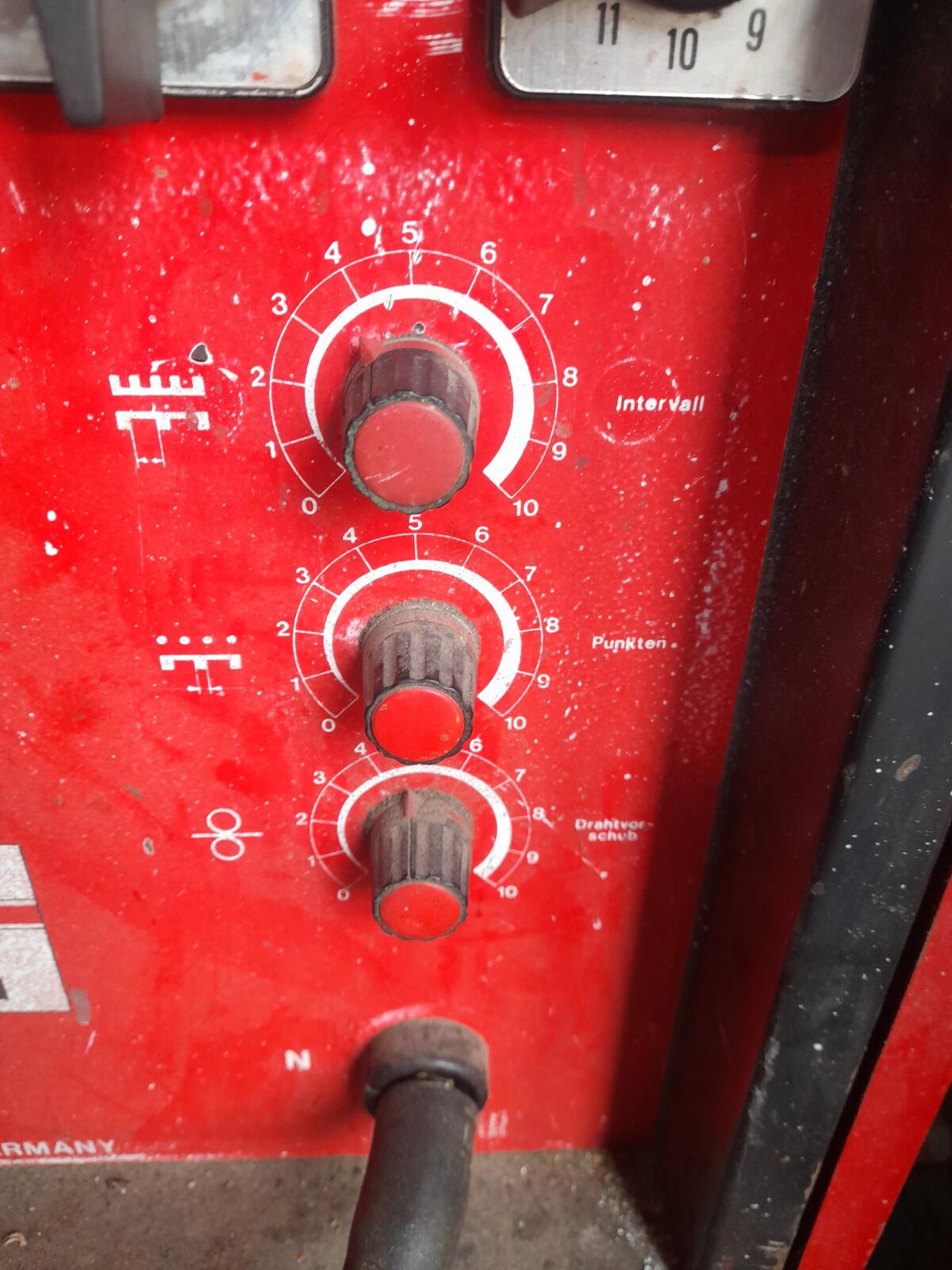 Schutzgasschweißgerät Closs 200 3