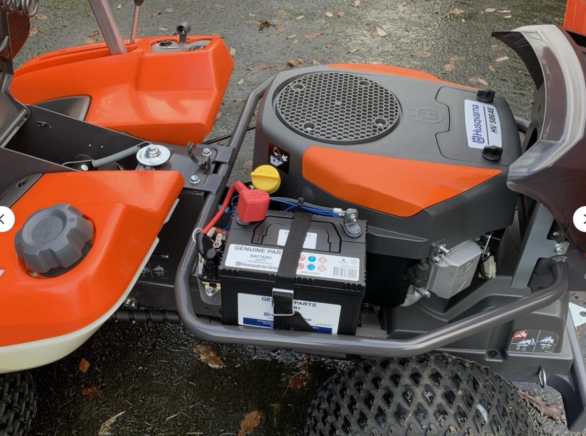 2025 Husqvarna Rider R 216T AWD Aufsitzmäher, wie neu 30 Bstd. 3