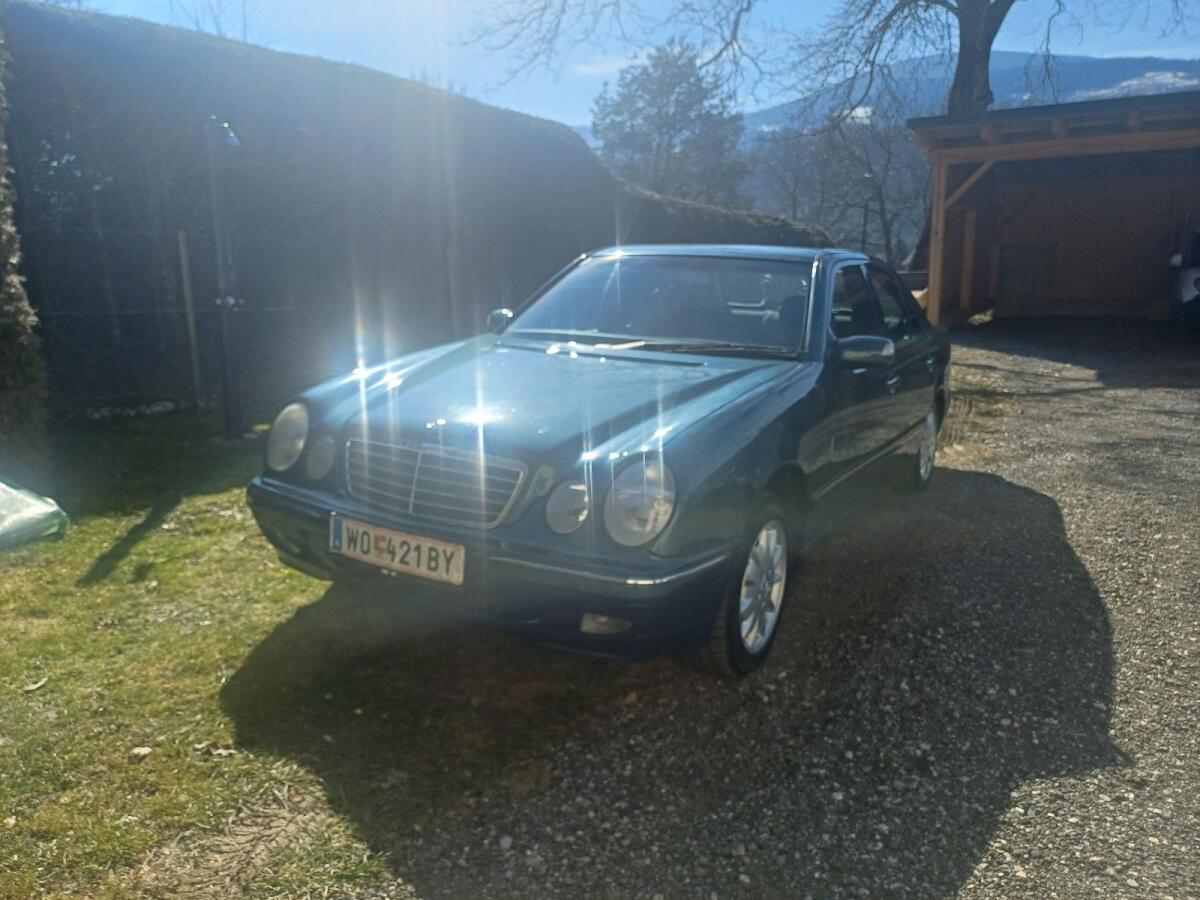 Mercedes E 270 W 210 2