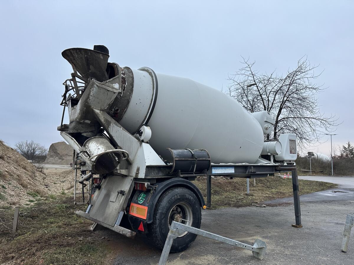 Betonmischauflieger 3