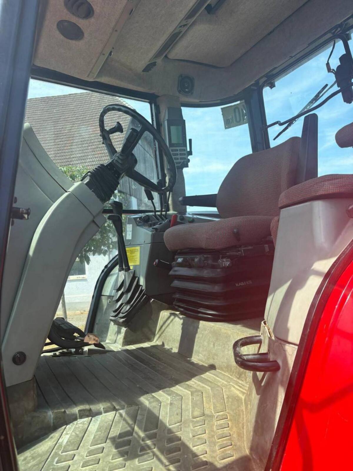Massey Ferguson MF Dynashift 8140 2