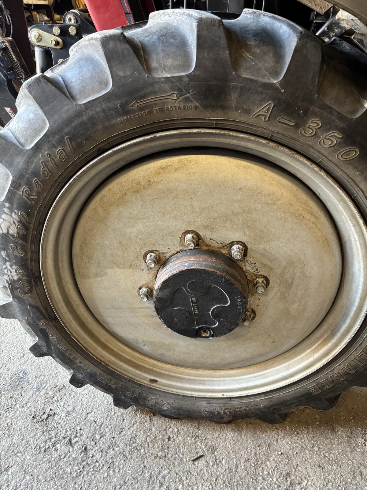 Pflegebereifung Case 4240 2