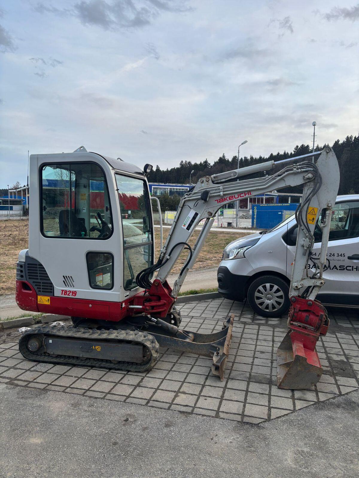 Takeuchi TB219 2