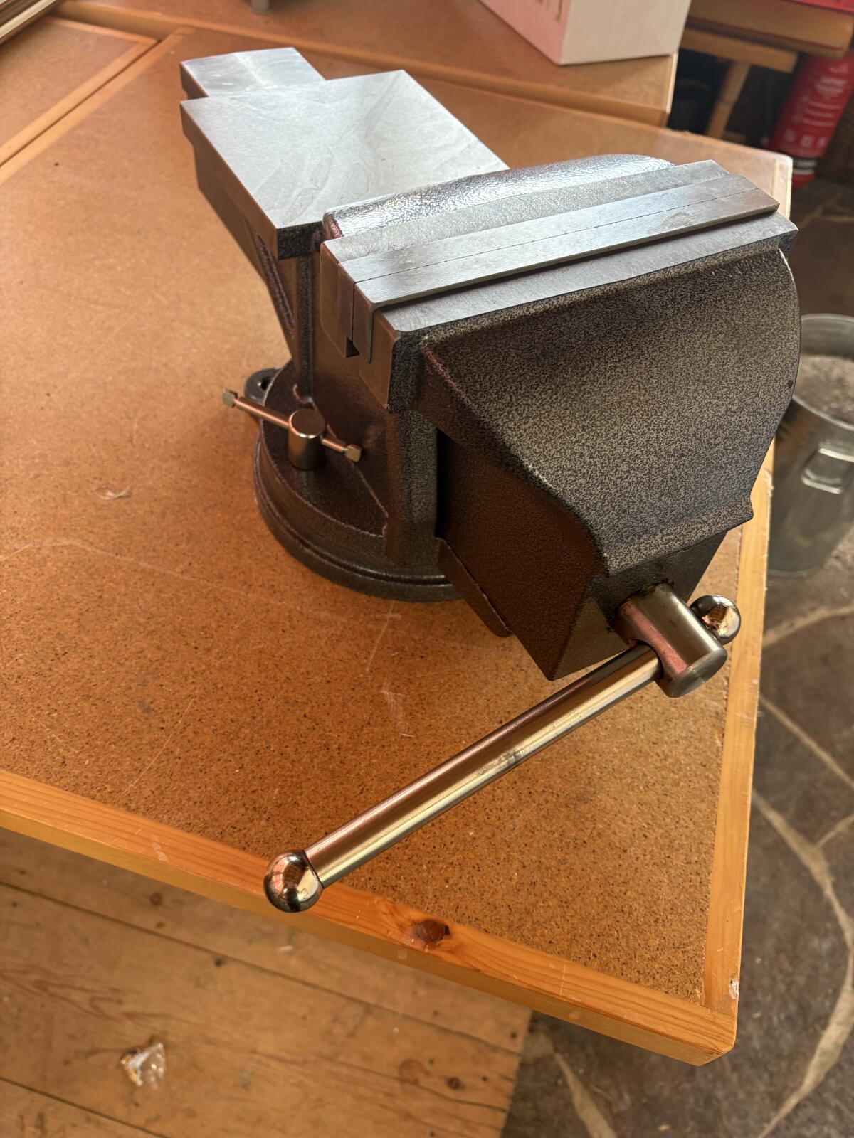 Schraubstock Harden 2