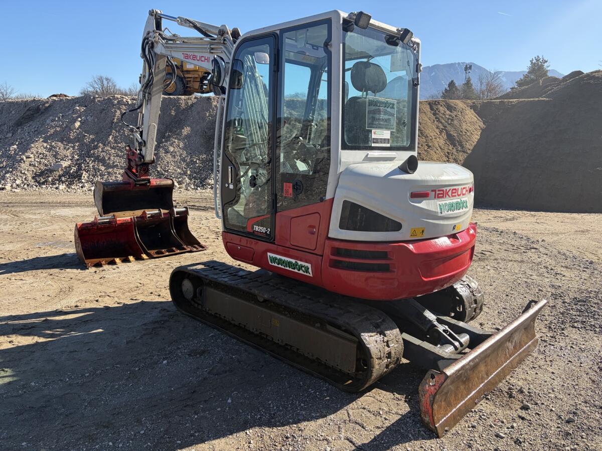 Minibagger Takeuchi TB 250-2 3