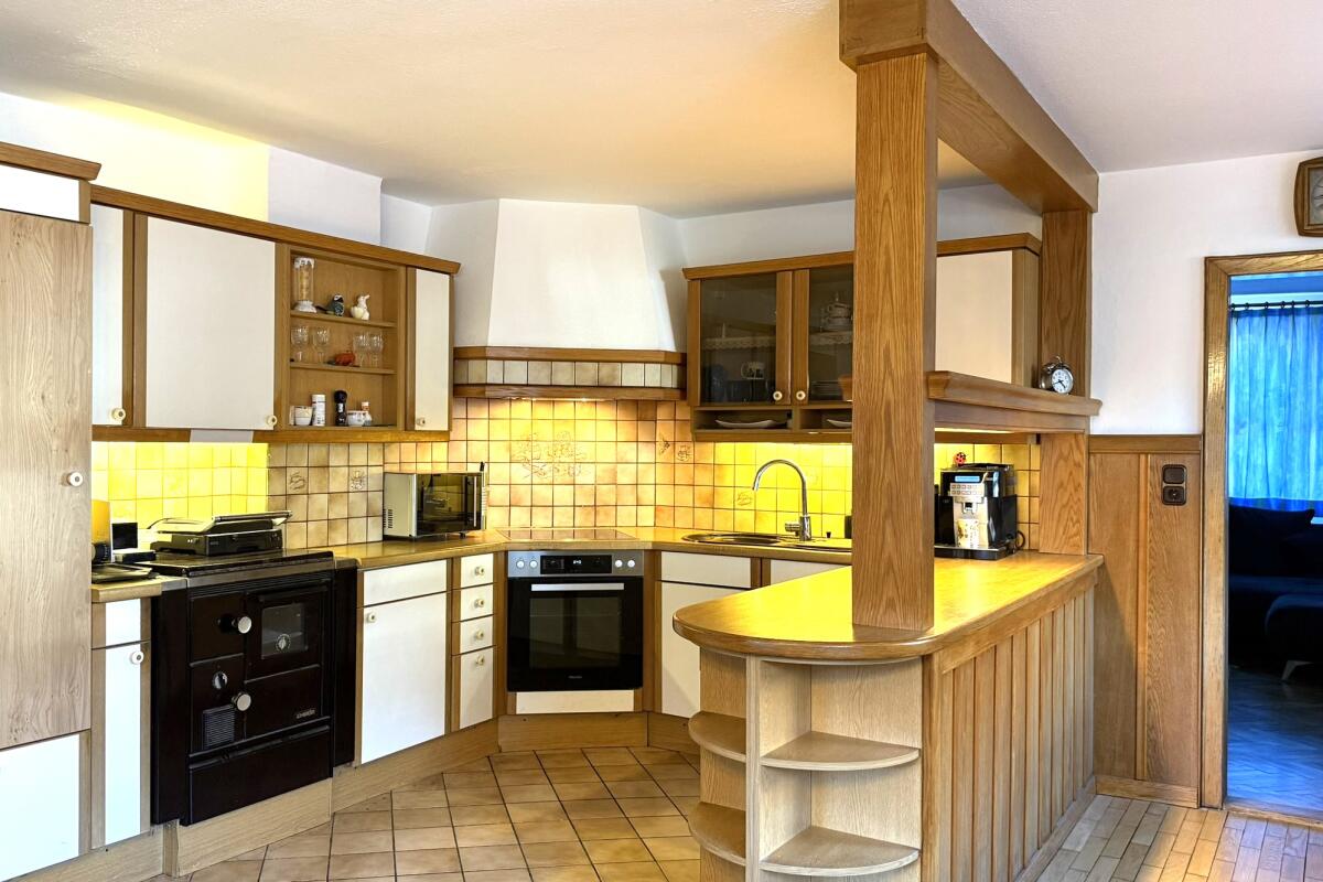 Erbhof sucht Nachfolger, Bauernhaus mit Rinderstall 3