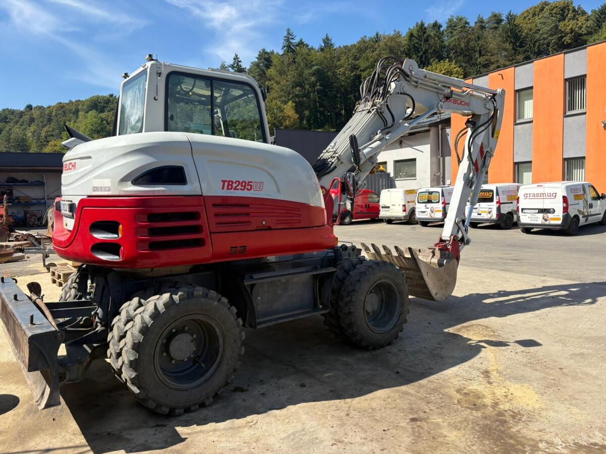 Mobilbagger Takeuchi TB 295 W mit Powertilt 3