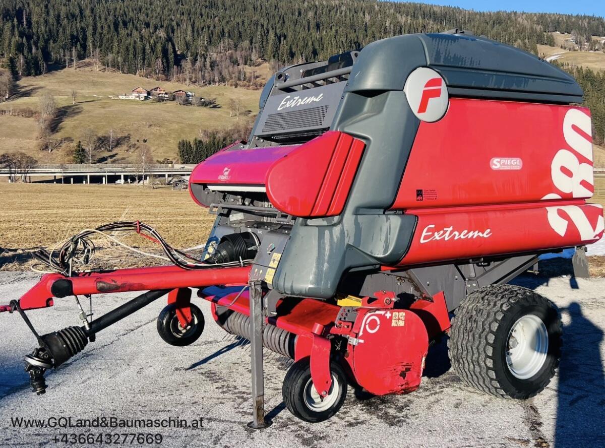 Rundballenpresse Feraboli Extreme 280 2