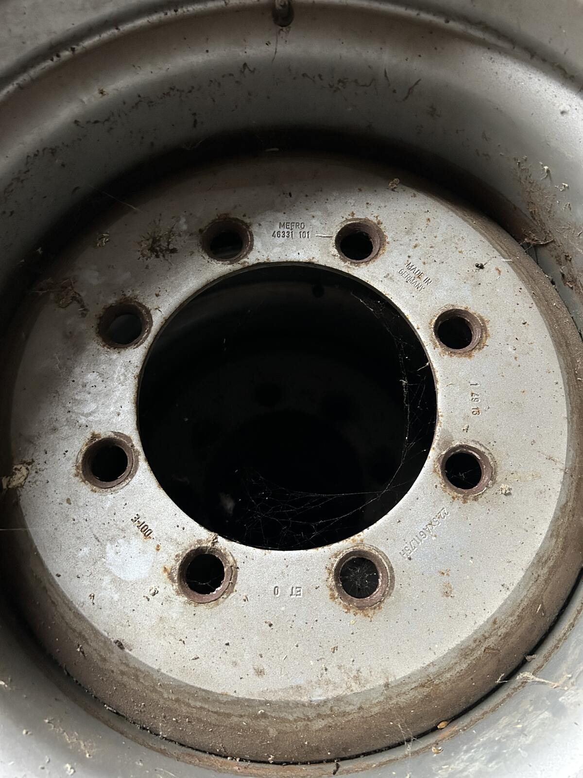 Reifen 425/65 R22,5 2