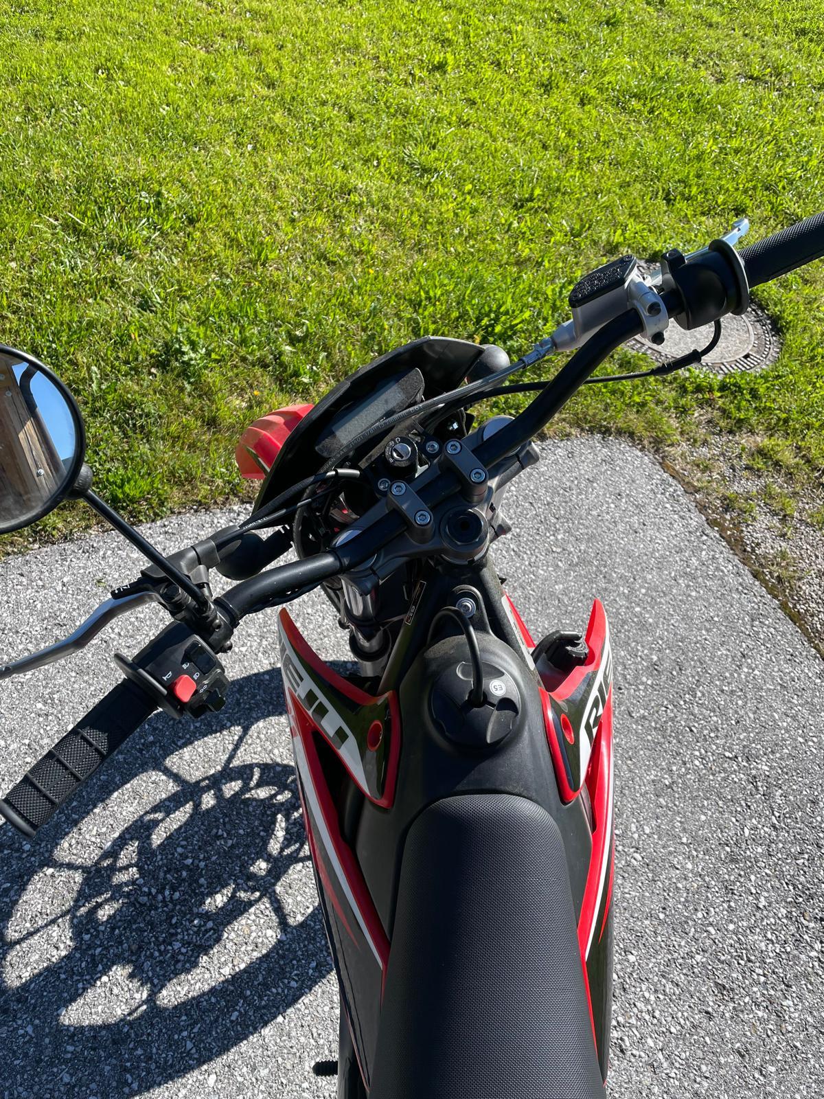 Motorcross- RIEJU MRT Freejump SM 50E5 3