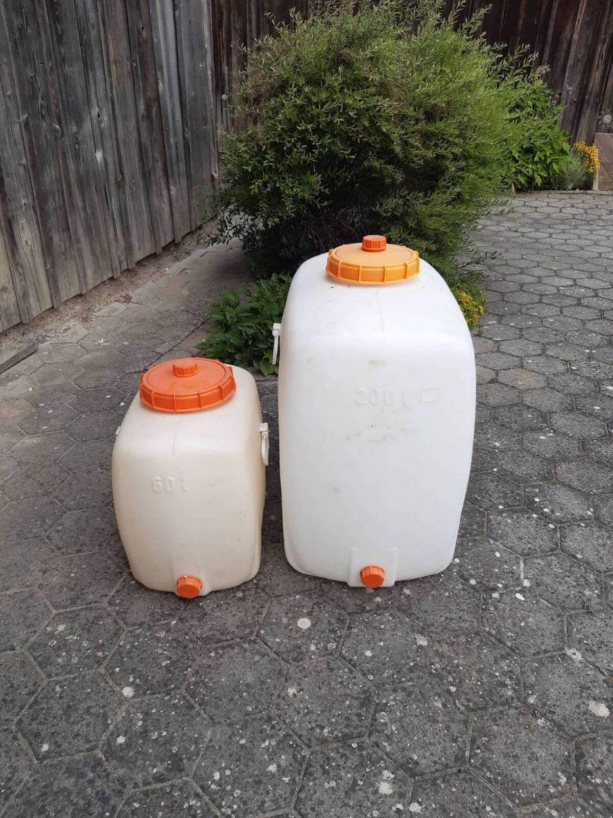 Most- oder Weinfässer 2