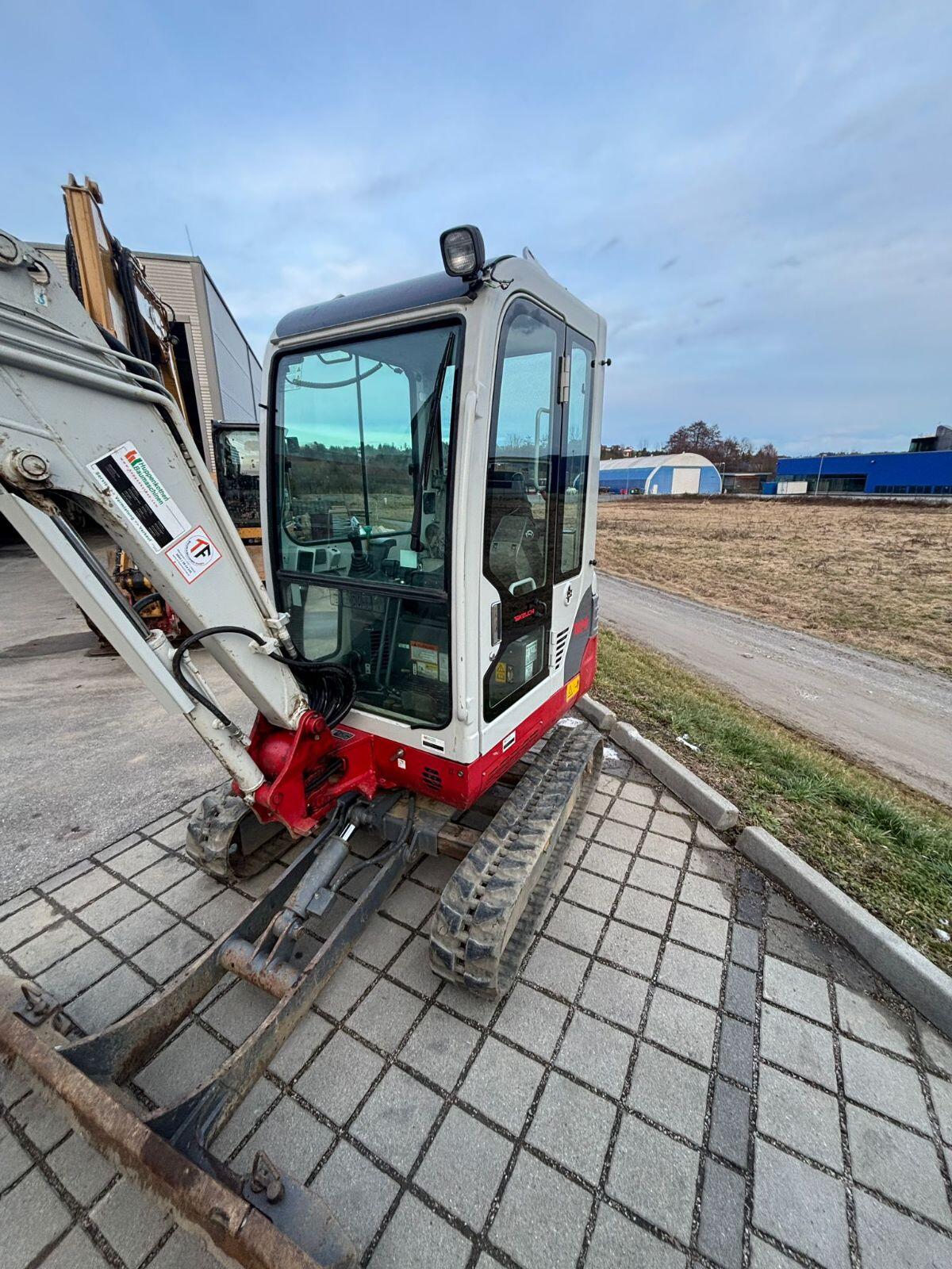 Takeuchi TB219 3