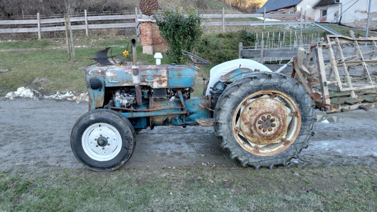 Ford Dexta Traktor 1963 3