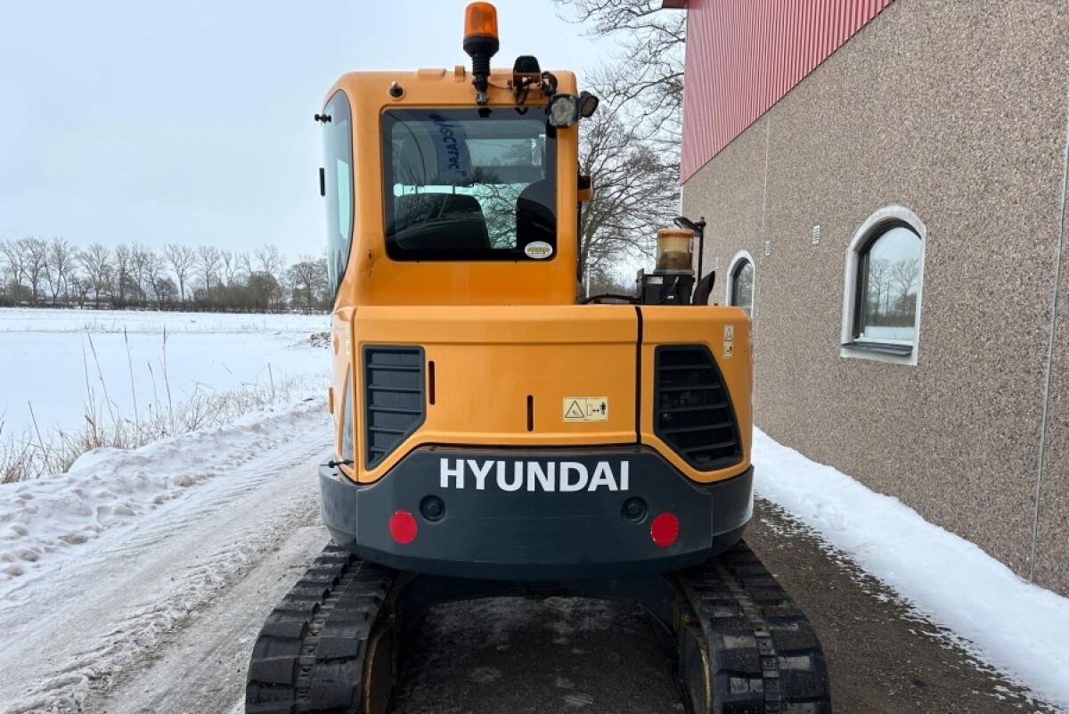 2017 Hyundai Robex 60CR-9A Bagger 2