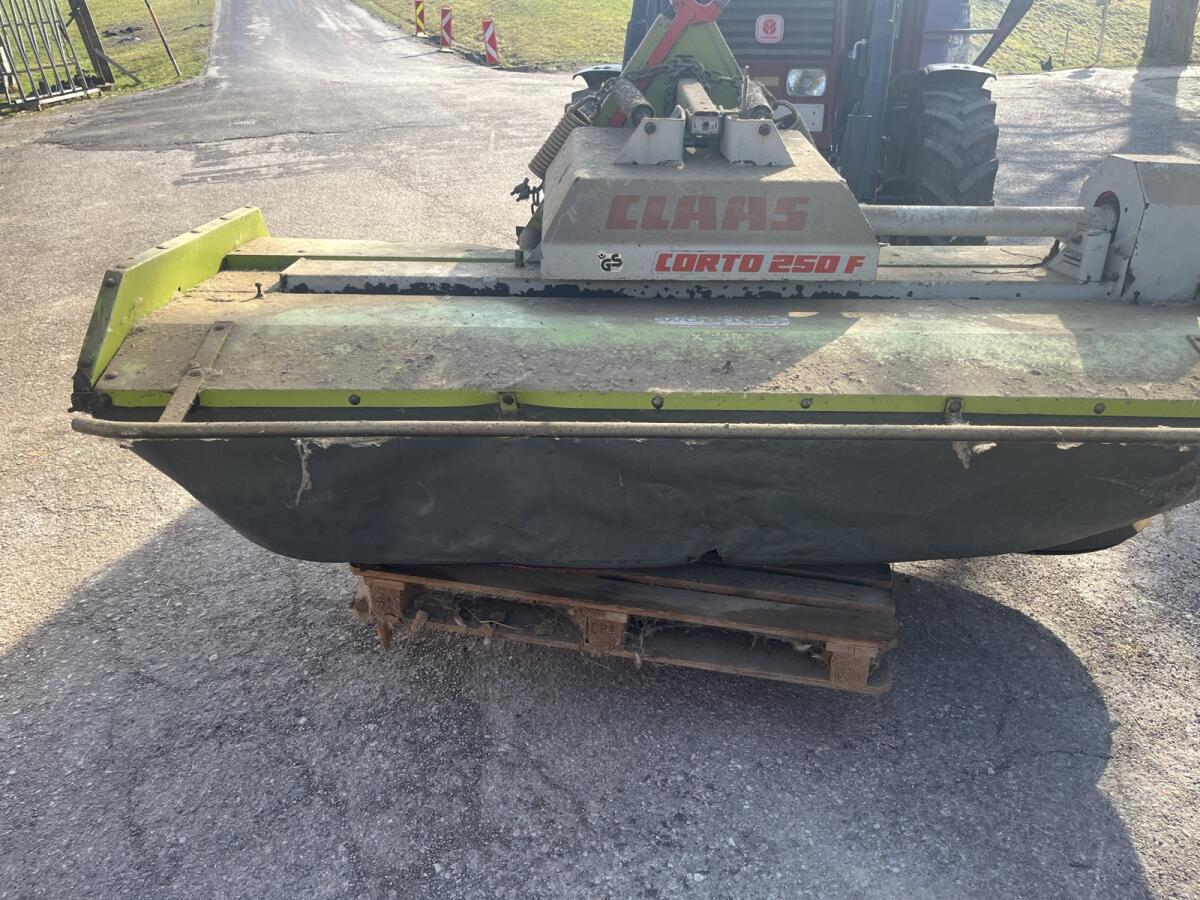 Claas Frontmähwerk 2