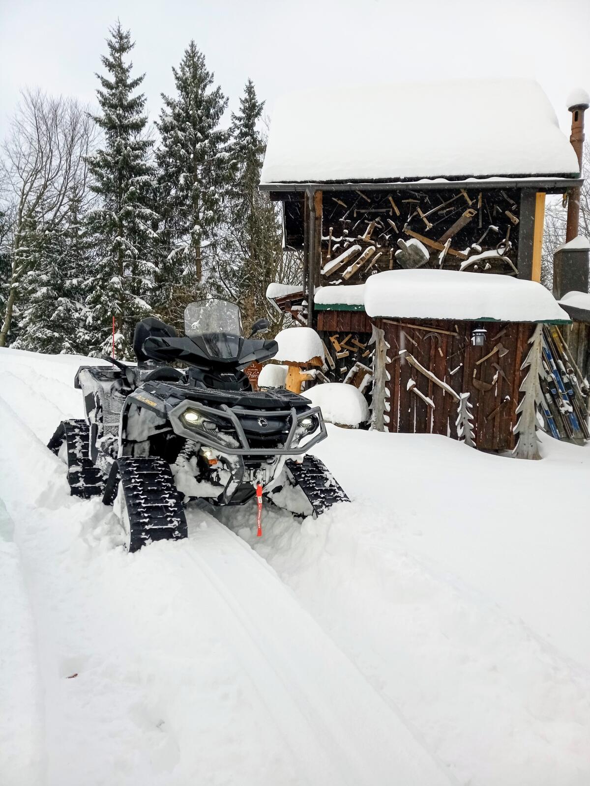 Can-Am Outlander MAX 1000 2