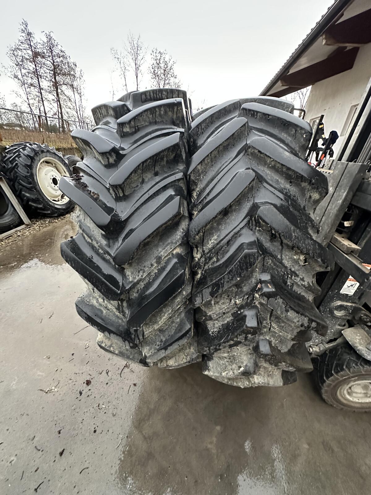 16.9 R 34 Reifen inkl. Felge von Steyr 980, neuwertig 3