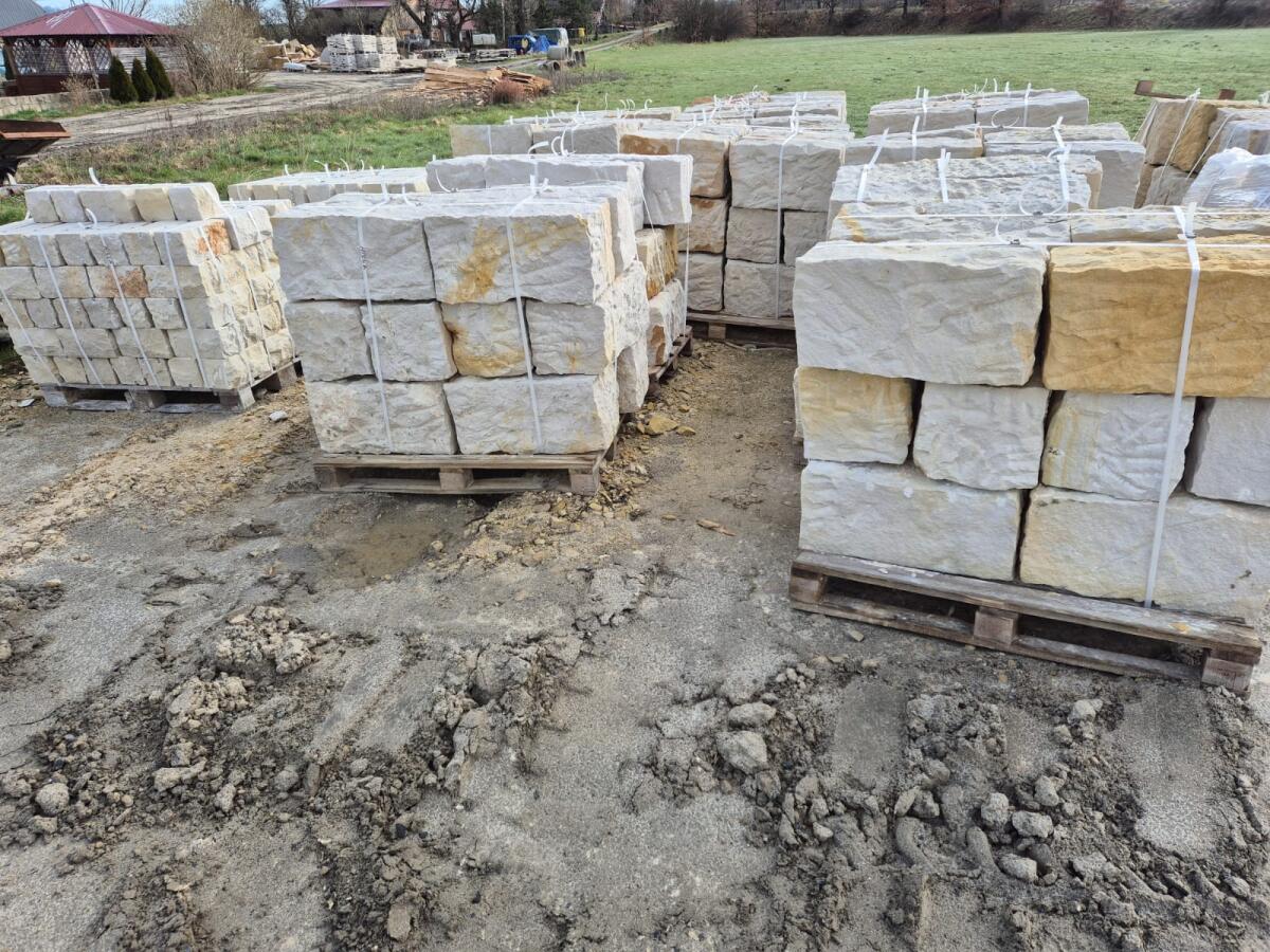 Quadersteine, Mauersteine, Mauerblöcke, Sandstein 3