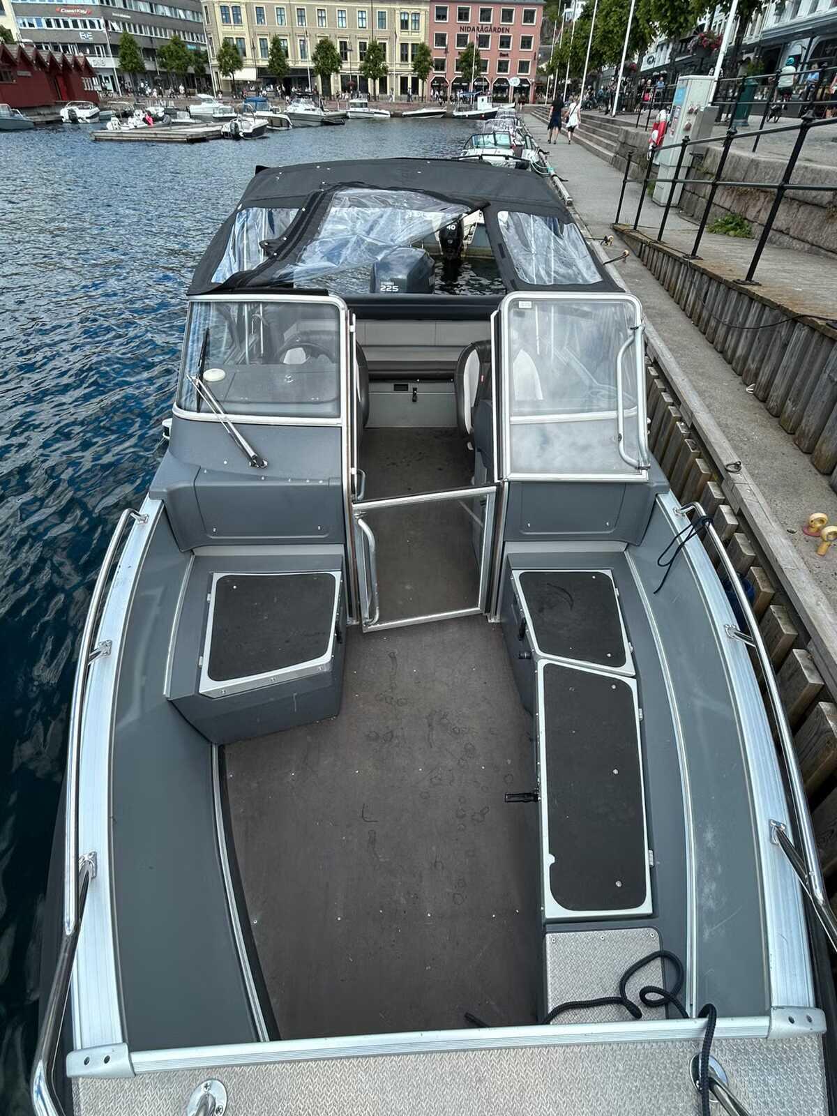 Buster Magnum Boot mit Trailer 3