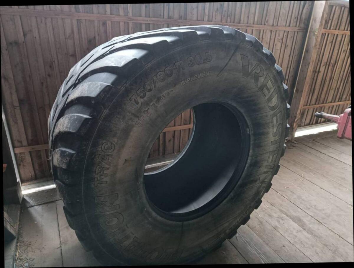 Reifen 750 60 30,5 2