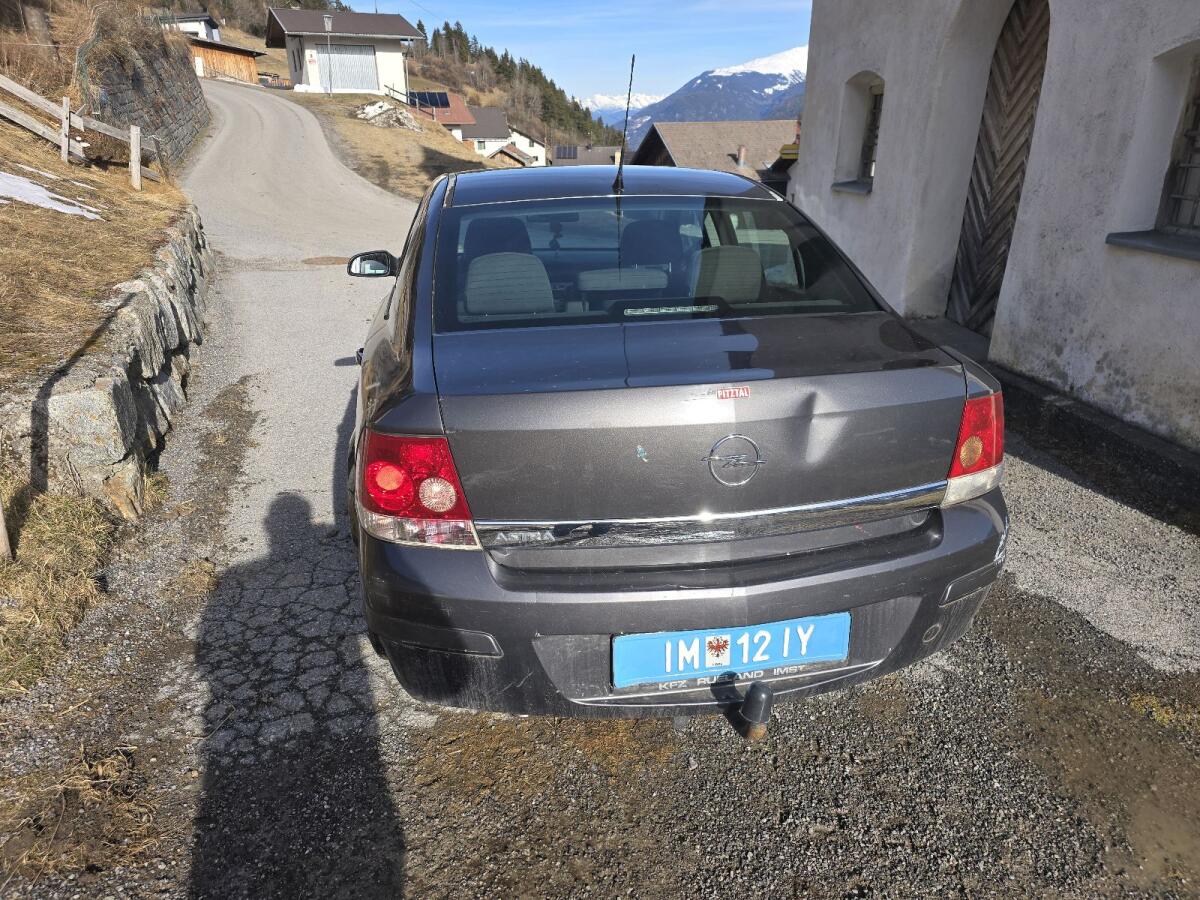 Opel Astra mit wenig km 3