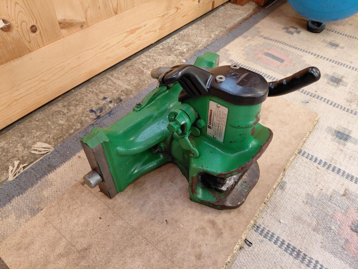 John Deere Anhängerkupplung Sauermann 38 mm Zugmaul 2
