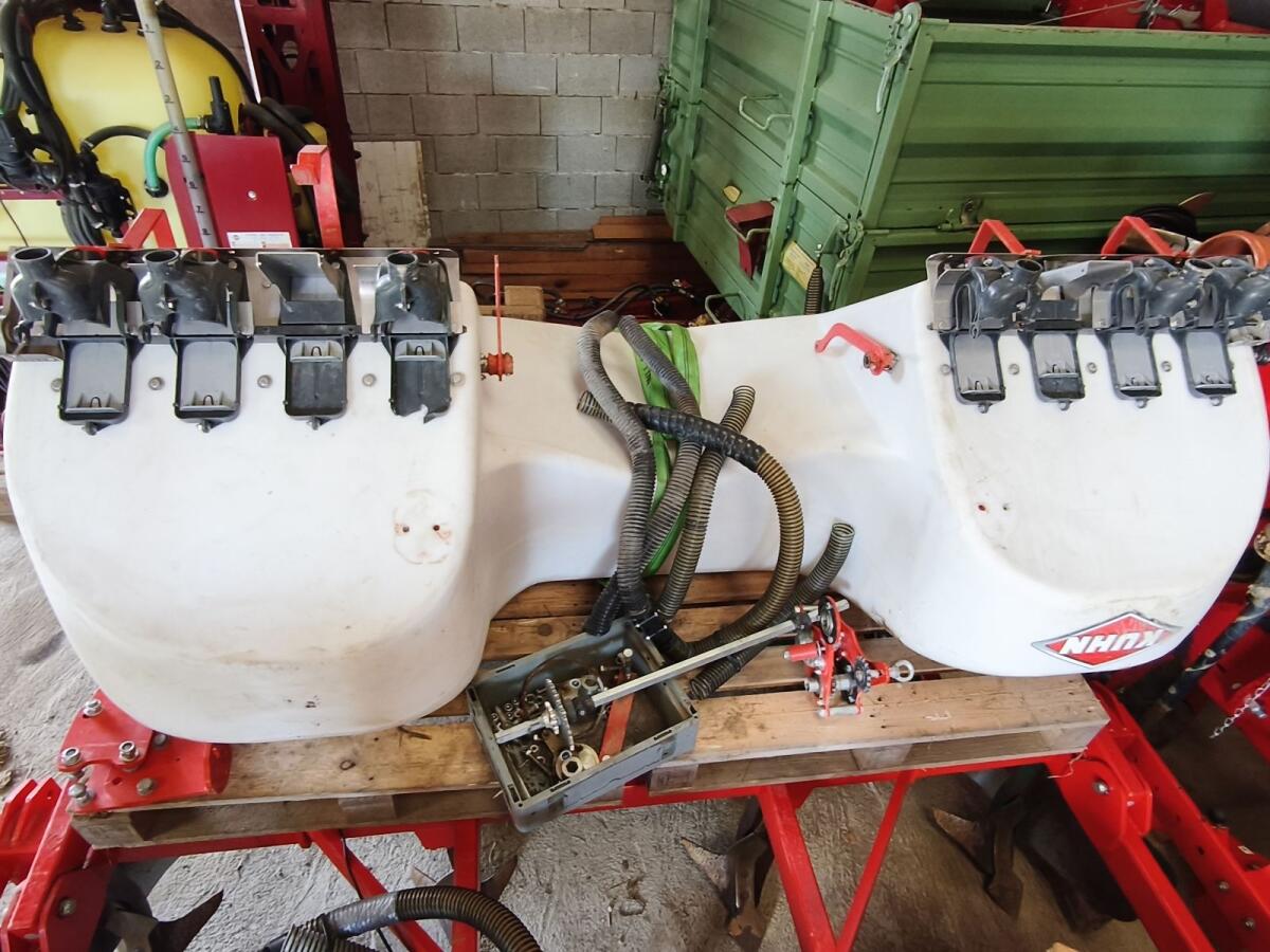 Kuhn Düngertank 3