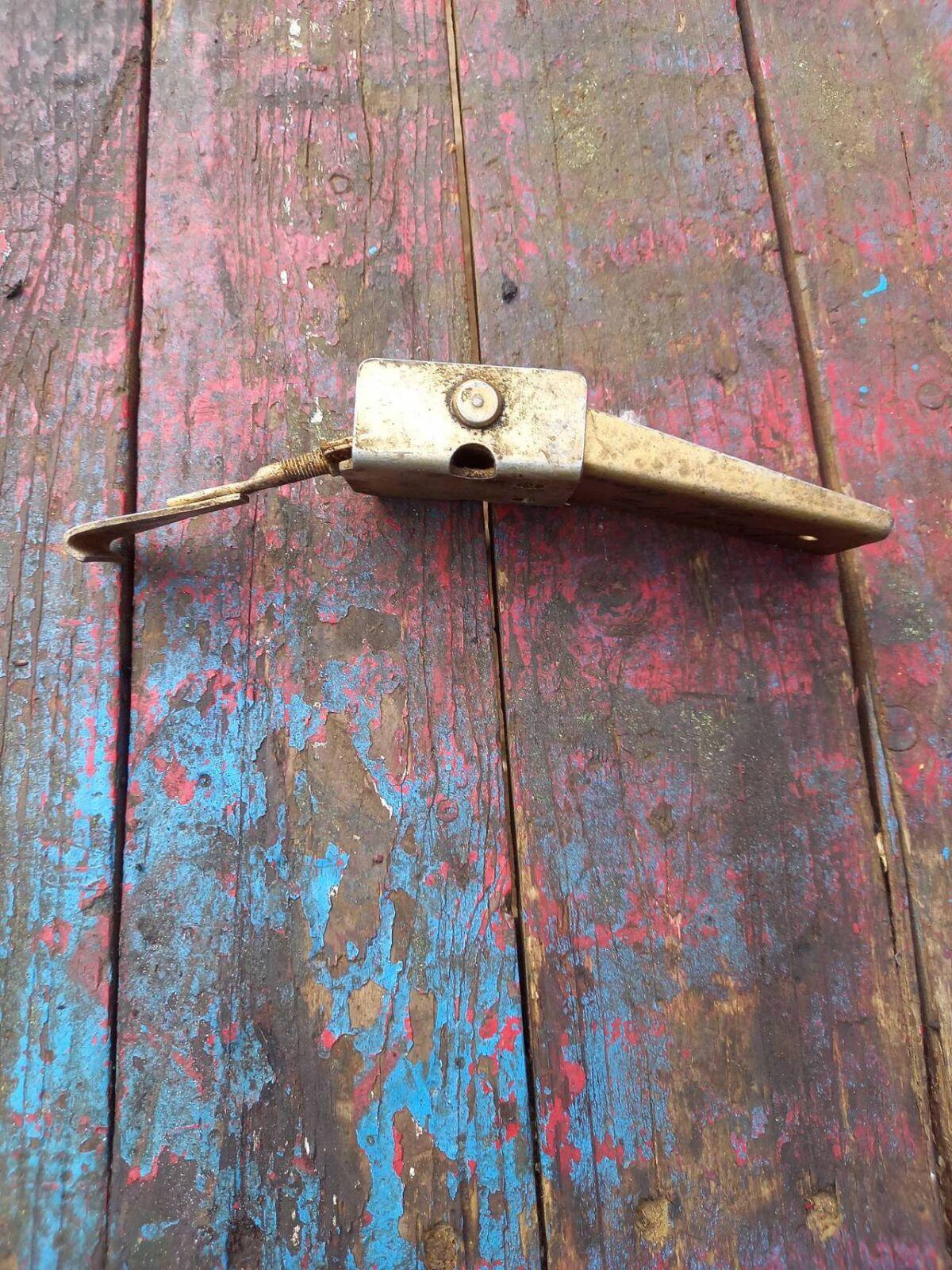 Haubenhalterung Deutz 06 3