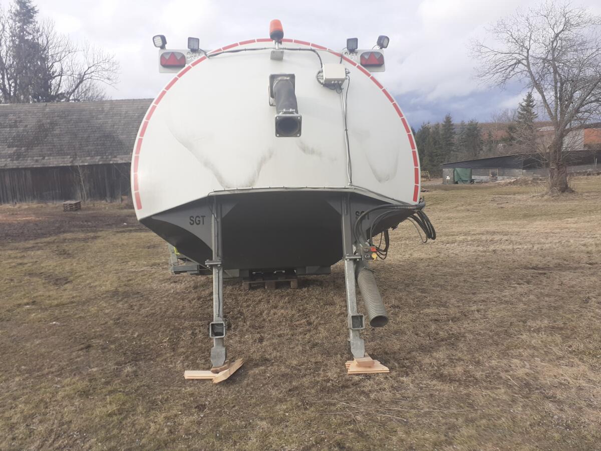 SGT Gülleaufbau für Claas Xerion 3300/3800 trac vc 3