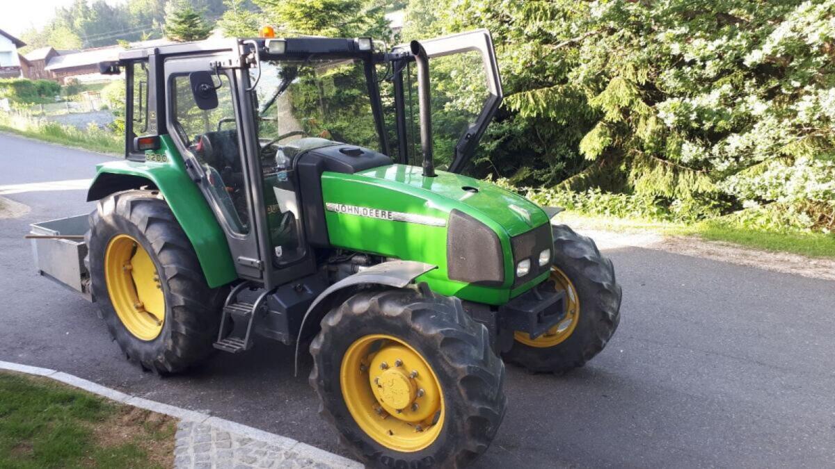 John Deere 3200x 2
