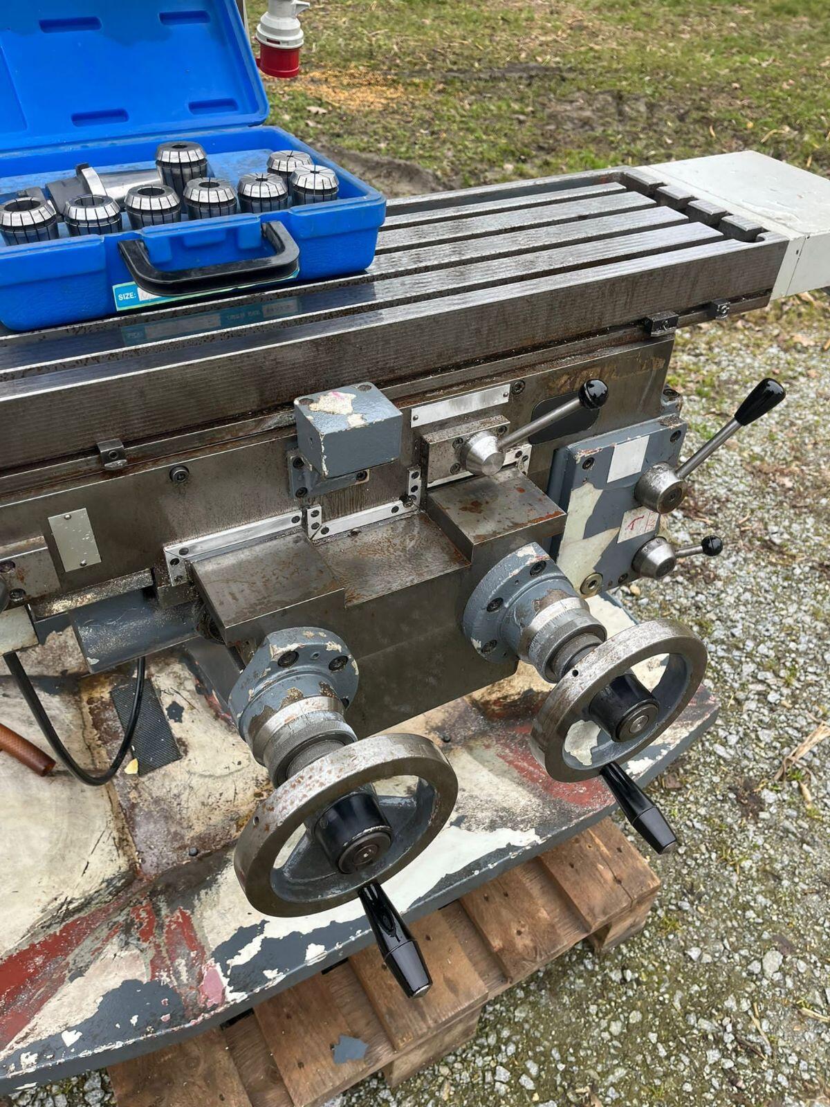 Fräsmaschine Olomouc F2V 3