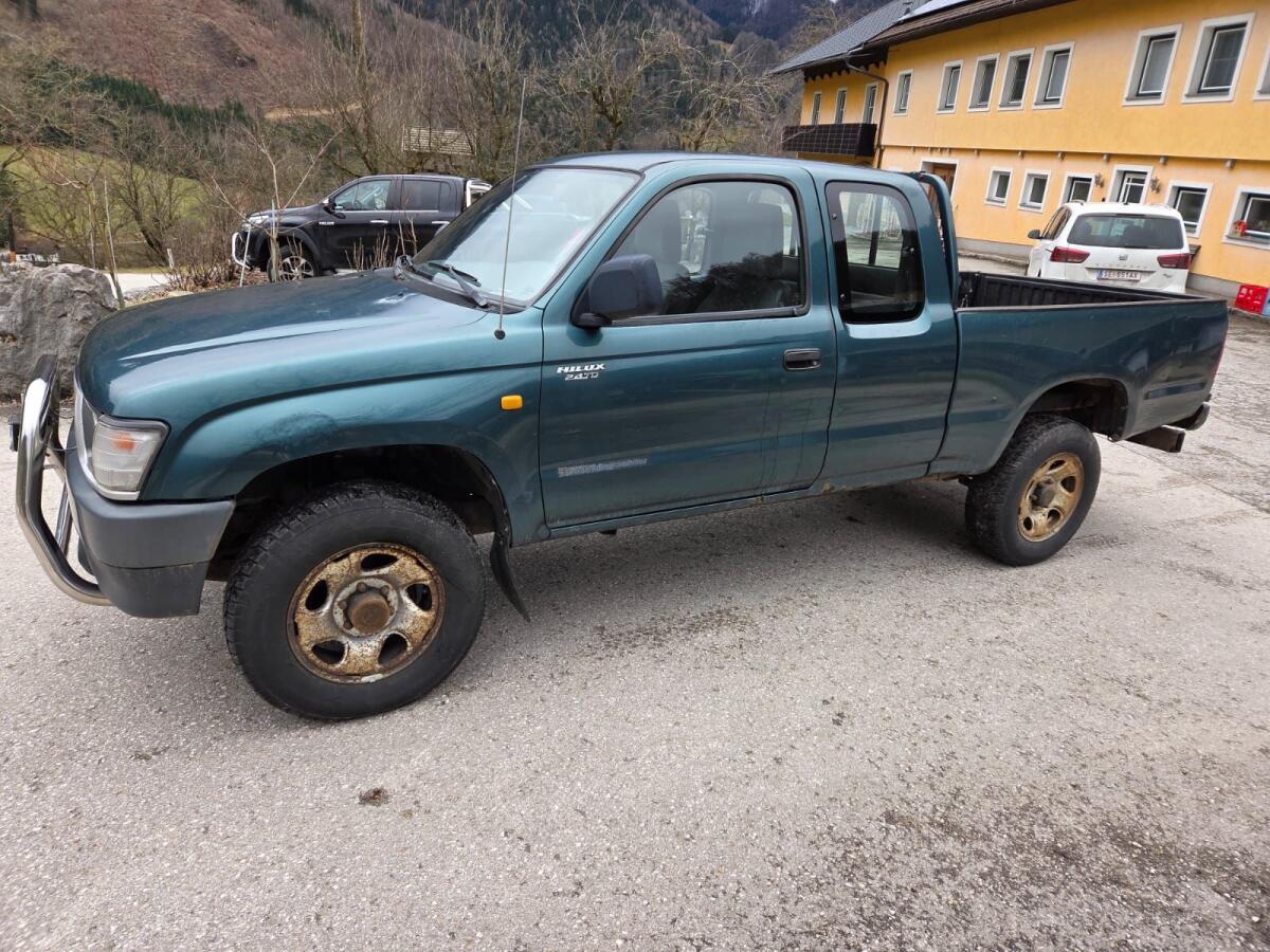 Toyota Hilux 3