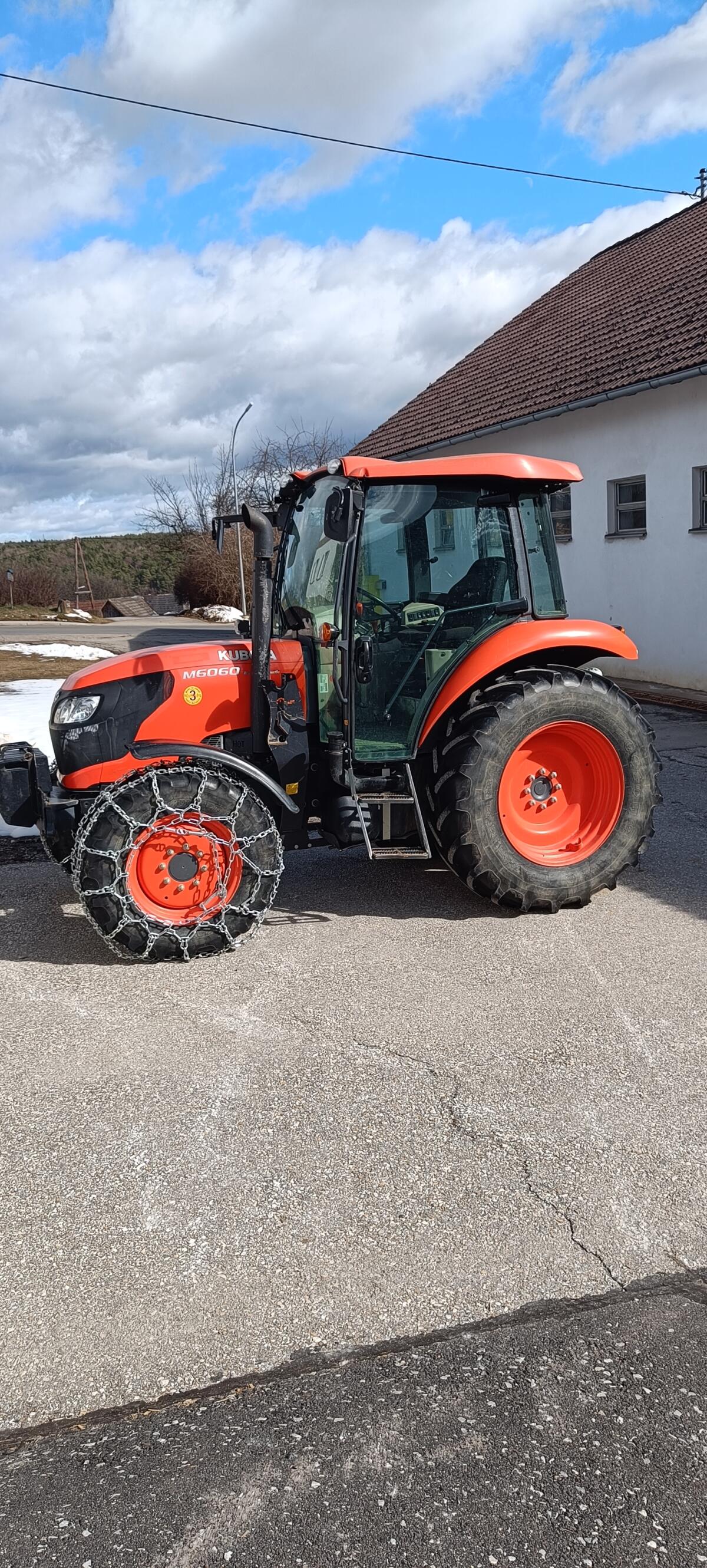 Kubota M6060C 3