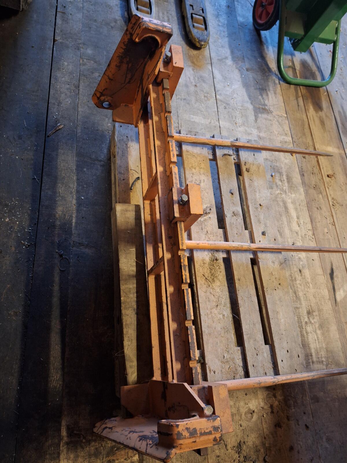 Hauer Palettengabel mit Ballenspieß 2