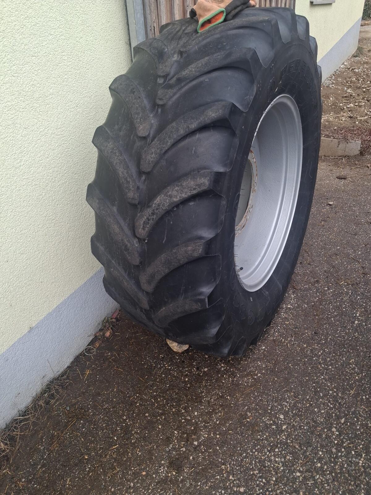 Kompletträder 480/65R28 3