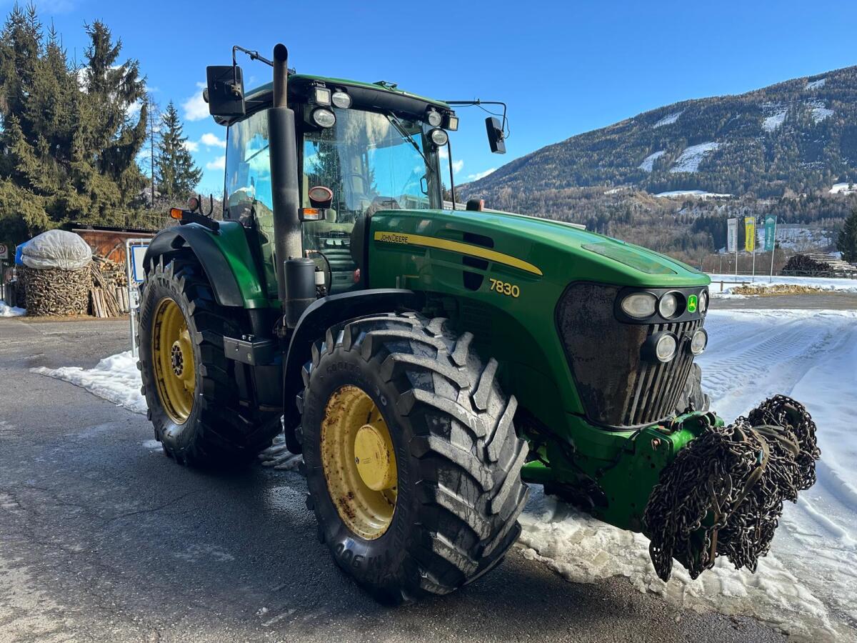 Traktor John Deere 7830 3