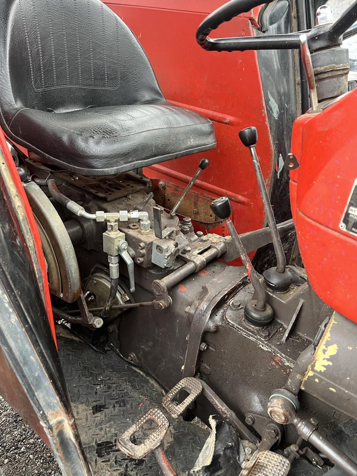 Massey Ferguson 240 2