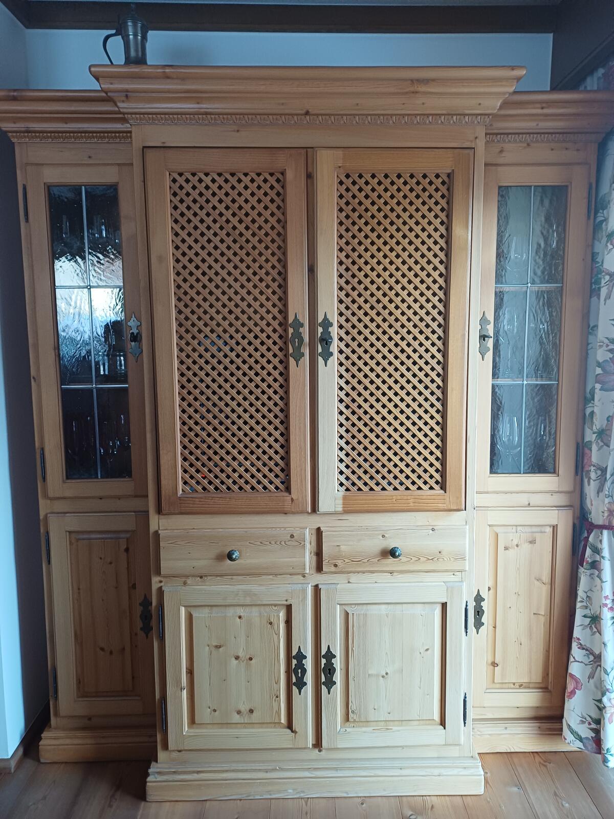 TV-Schrank 2