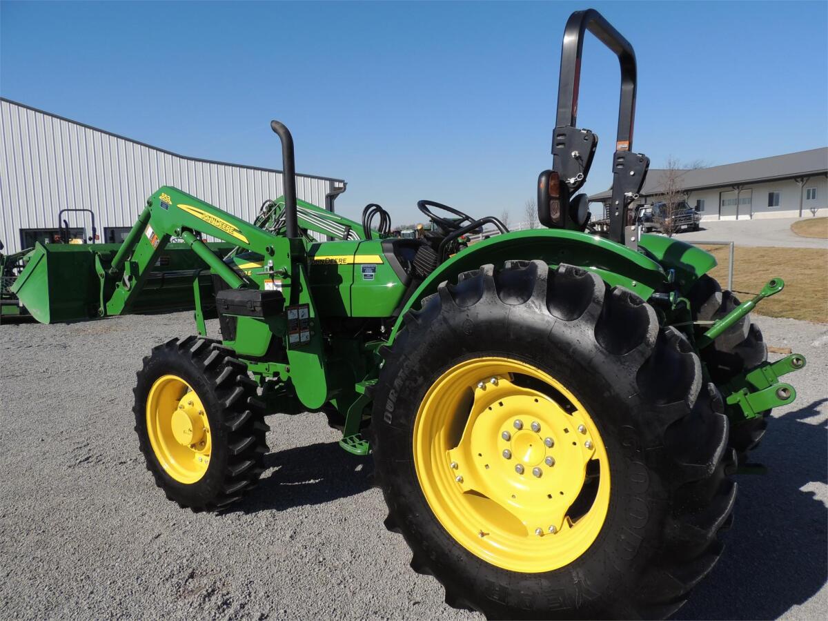 John Deere 5083E 3