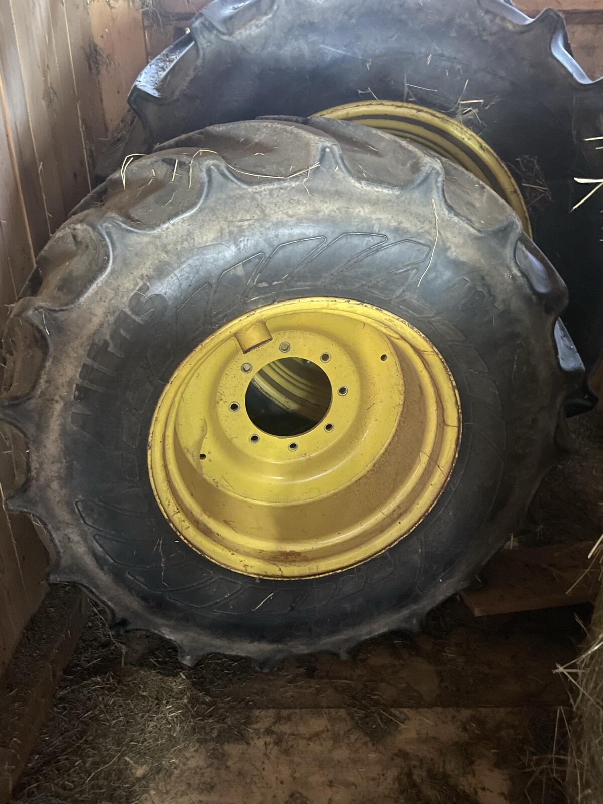 Kompletträder Satz John Deere 6M 3