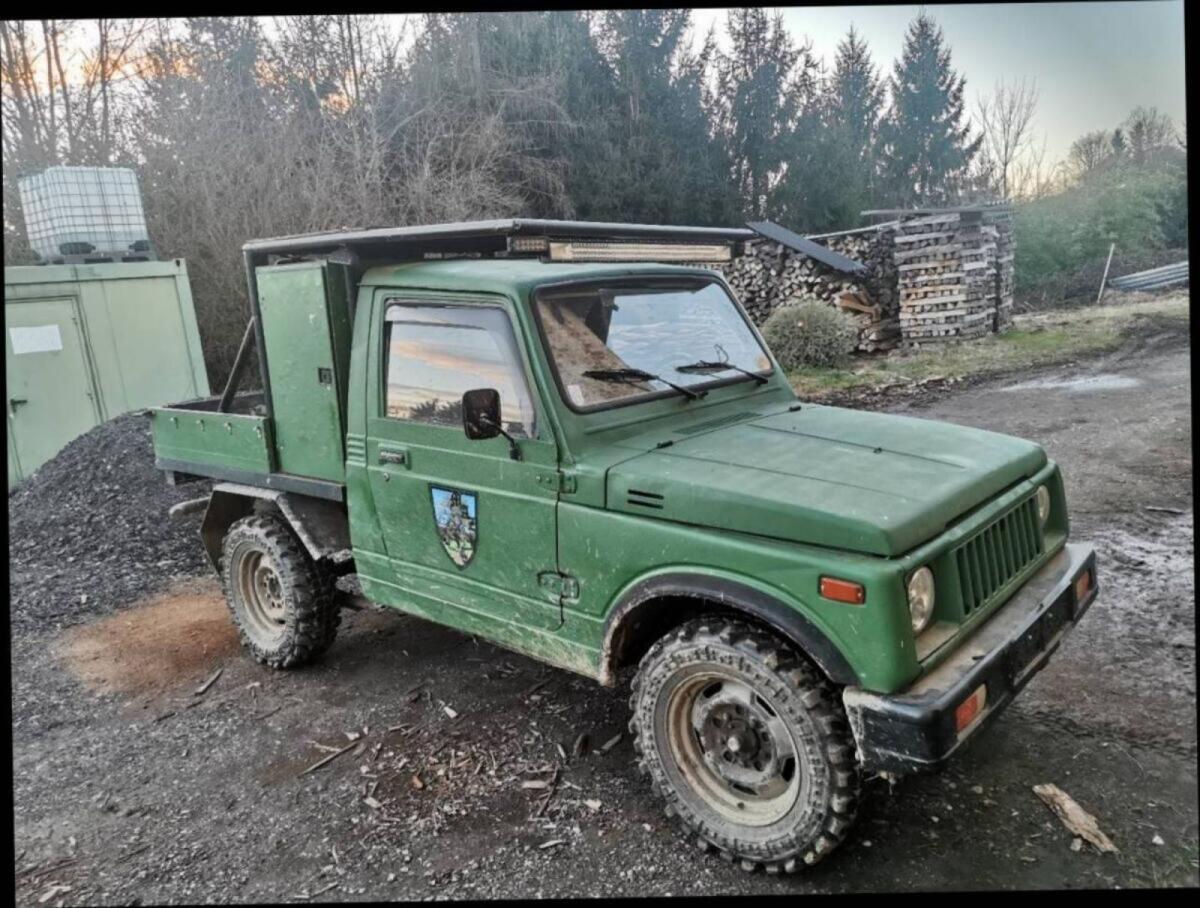 Suzuki SJ 410 2