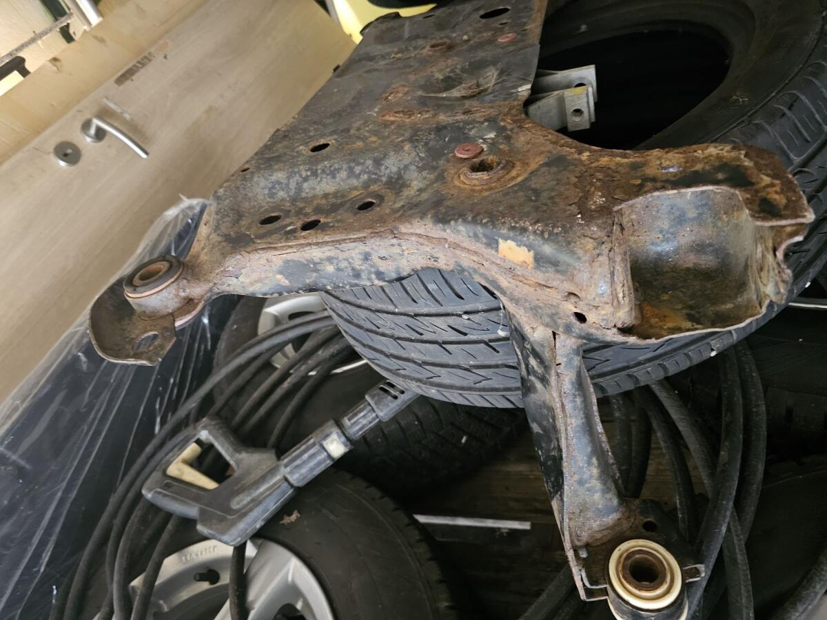 Ford Focus Mk3 Vorderachsträger 3