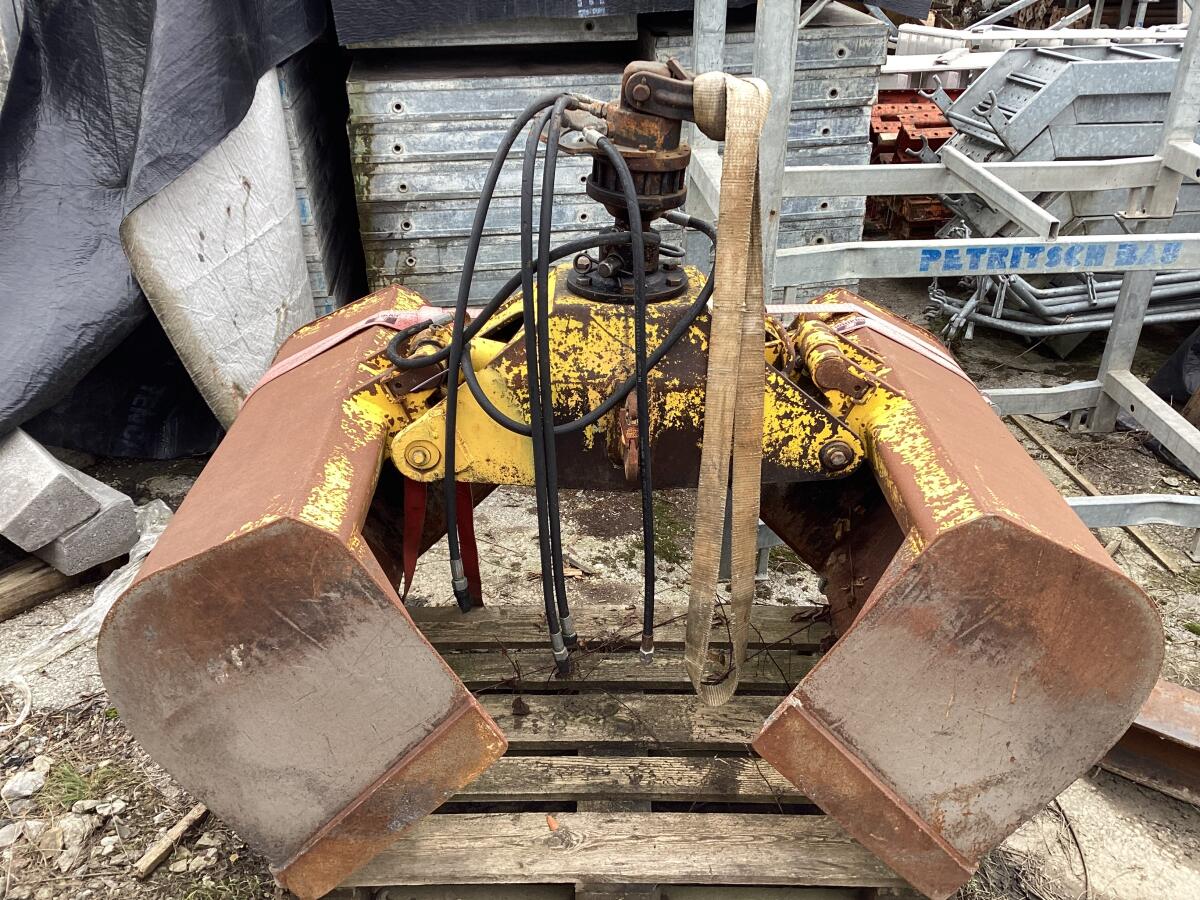 FMG 500 l Greifer 2