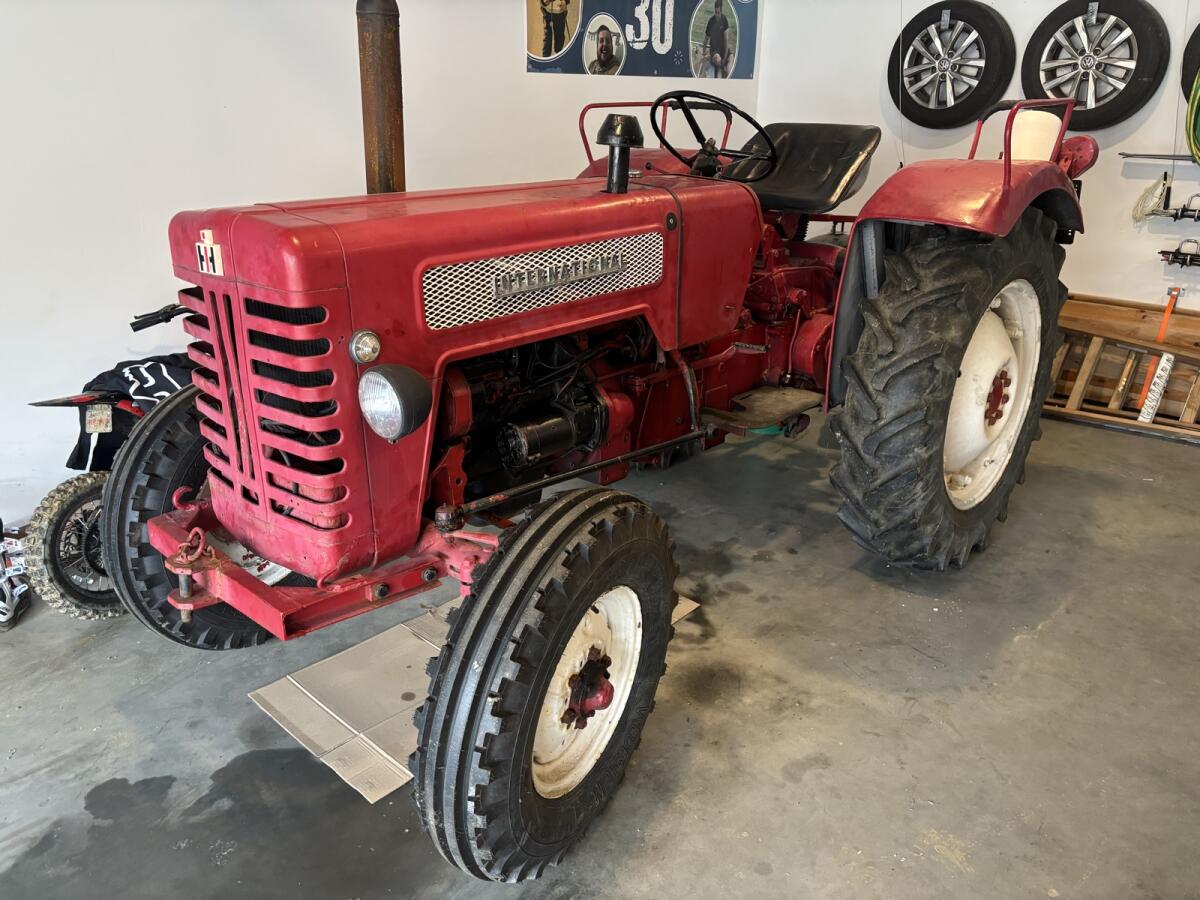 McCormick B275 3