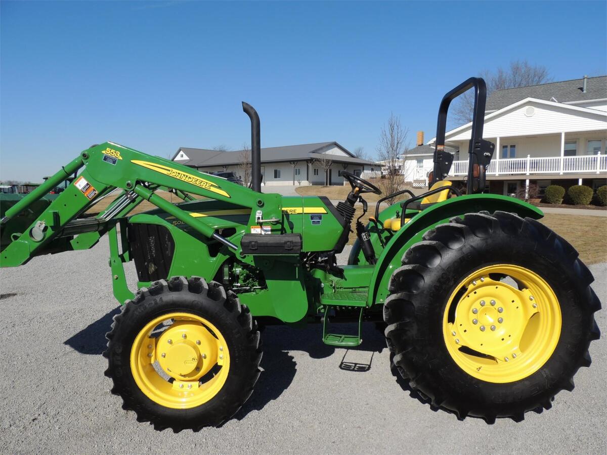 John Deere 5083E 2