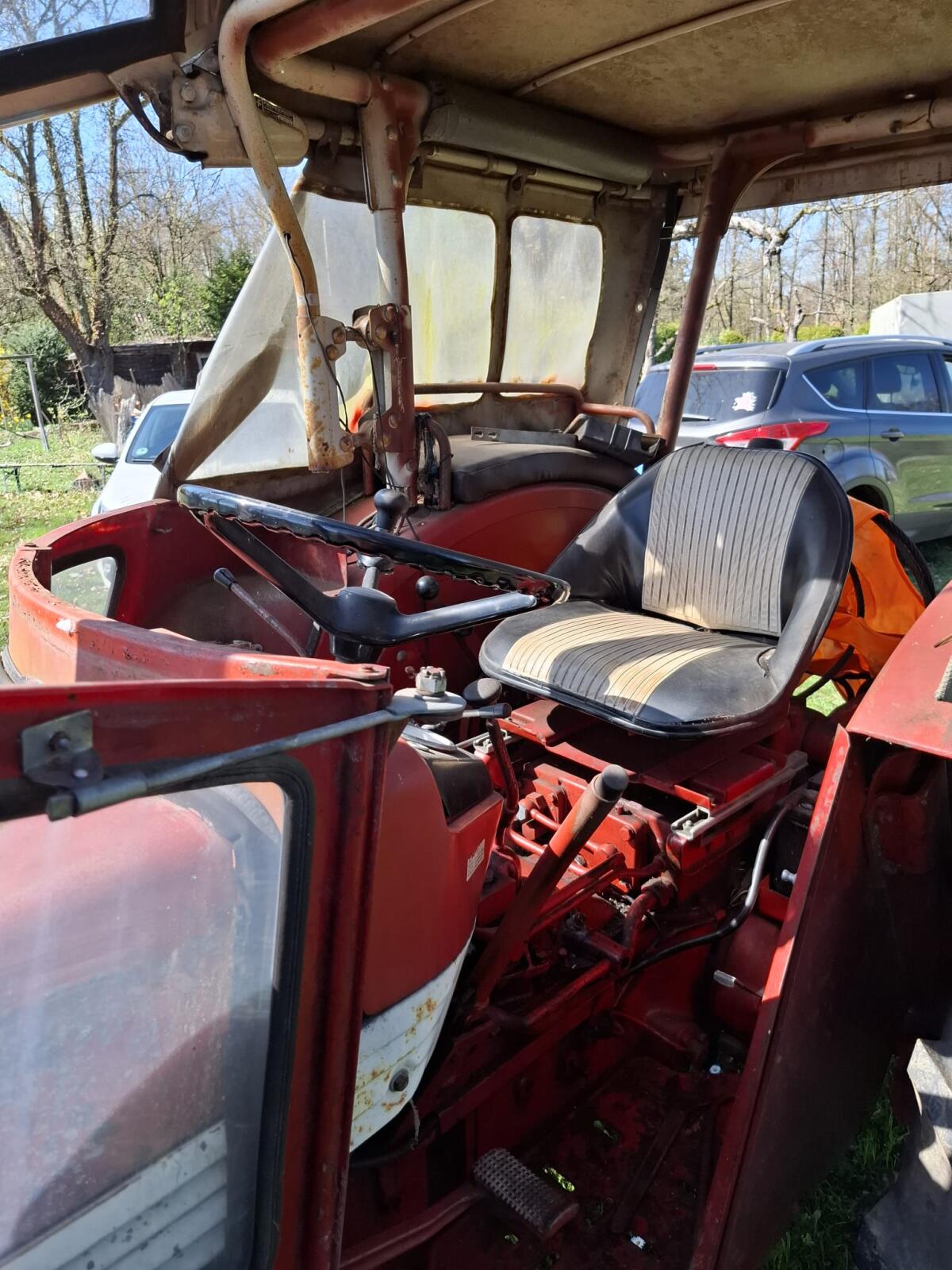 Traktor McCormick 353 2